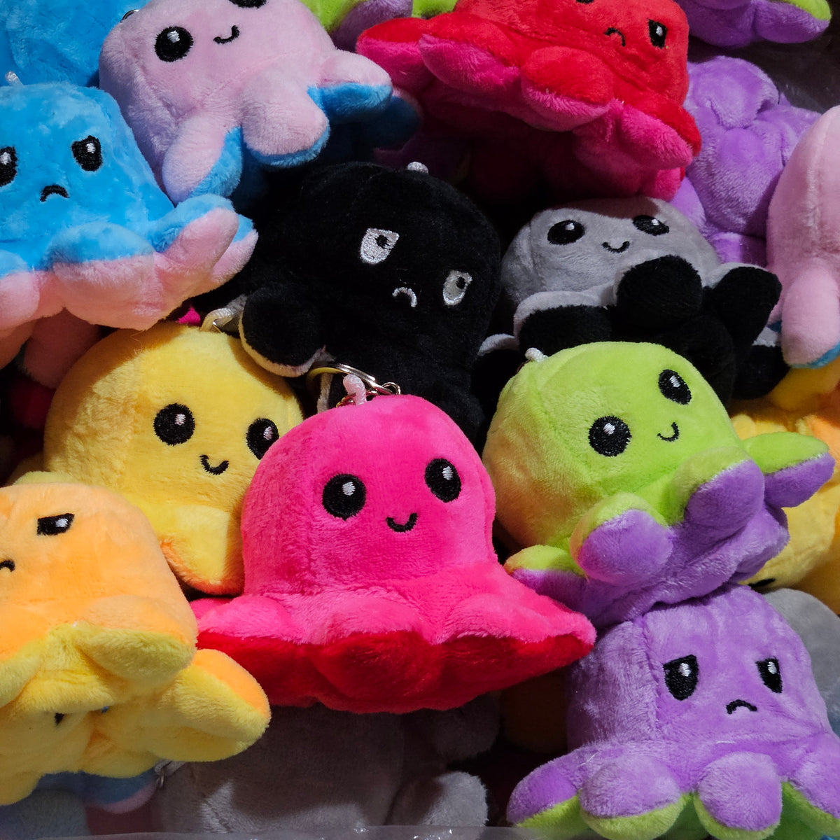 Reversible Octopus Mini (3 inch) – Red Claw Vending